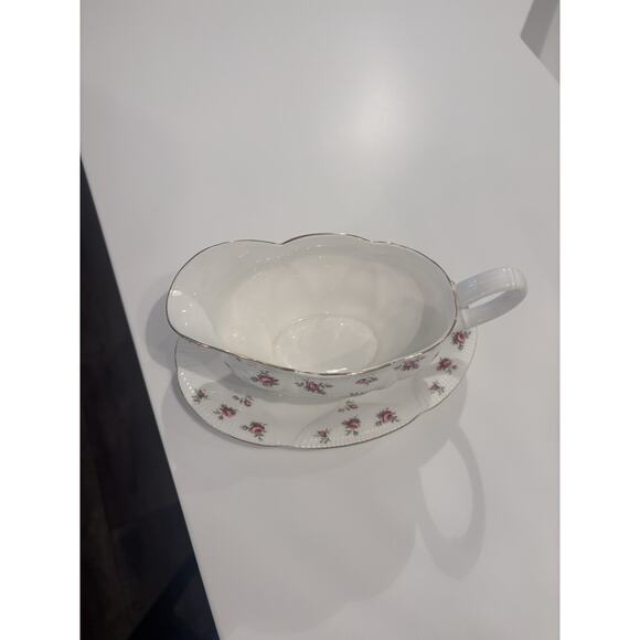 Rare Vintage Royal Albert Rosalie Rose Bone China England Gravy Boat Set - Picture 7 of 10
